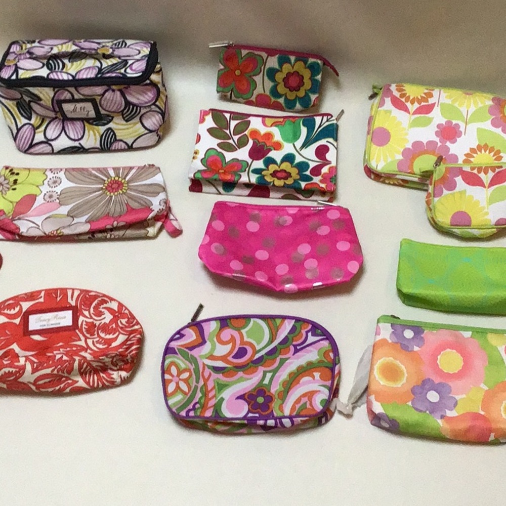 Clinique cosmetics bags, assorted colors and sizes